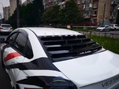 Решетка жалюзи Storm на заднее стекло Lada Vesta \черный глянец\